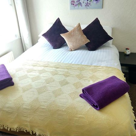 Rowe Gardens - Self Catering - Guesthouse Style - Comfortable Twin Or Double Rooms - Quiet Residential Area Workington Dış mekan fotoğraf