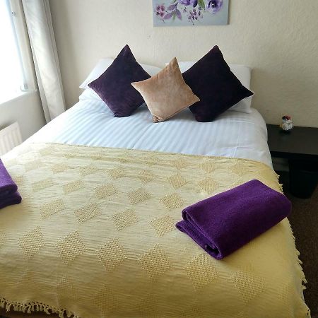 Rowe Gardens - Self Catering - Guesthouse Style - Comfortable Twin Or Double Rooms - Quiet Residential Area Workington Dış mekan fotoğraf