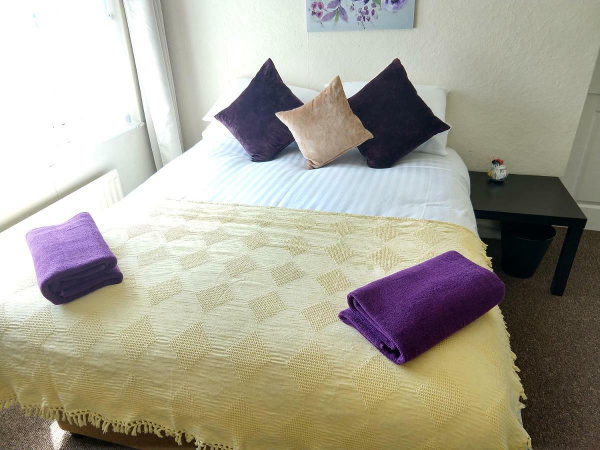 Rowe Gardens - Self Catering - Guesthouse Style - Comfortable Twin Or Double Rooms - Quiet Residential Area Workington Dış mekan fotoğraf