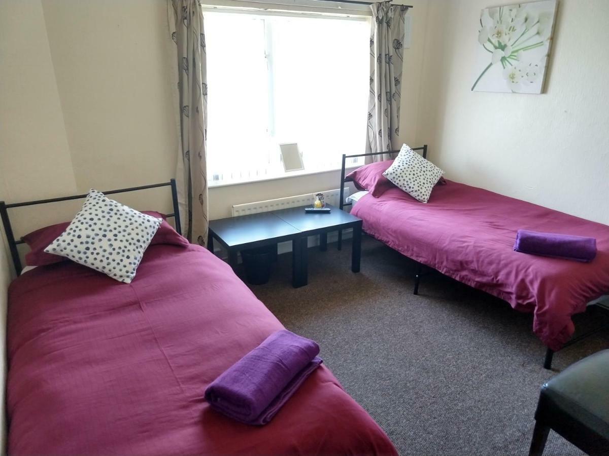 Rowe Gardens - Self Catering - Guesthouse Style - Comfortable Twin Or Double Rooms - Quiet Residential Area Workington Dış mekan fotoğraf