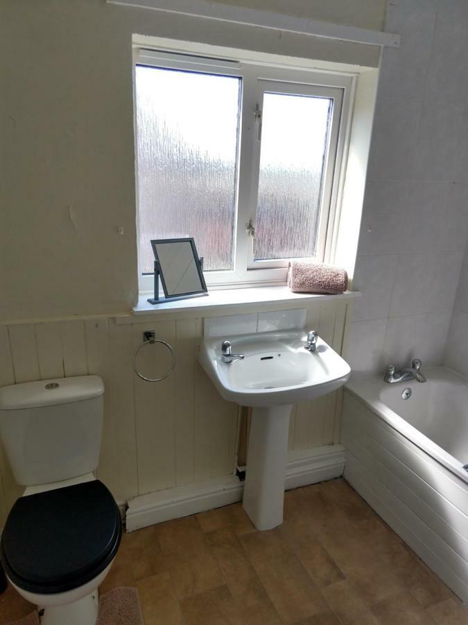 Rowe Gardens - Self Catering - Guesthouse Style - Comfortable Twin Or Double Rooms - Quiet Residential Area Workington Dış mekan fotoğraf